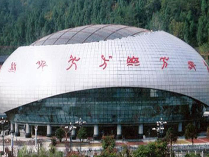 宁安体育中心球形网架加工安装